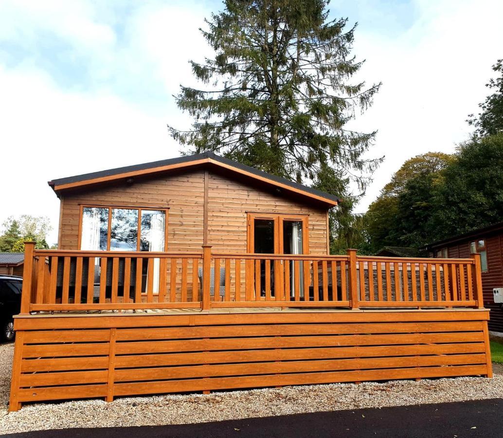 Jaw-Dropping Lodge With Hot Tub On Lake Windermere Exterior foto